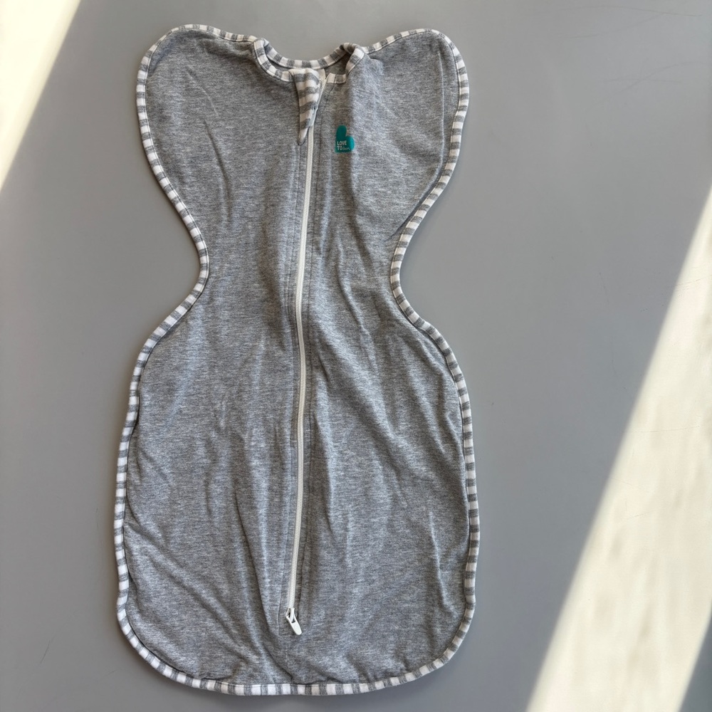 Love to Dream Swaddle Up Gray Swaddle Striped Trim Size Small 8-13 lbs. 1.0 TOG‎